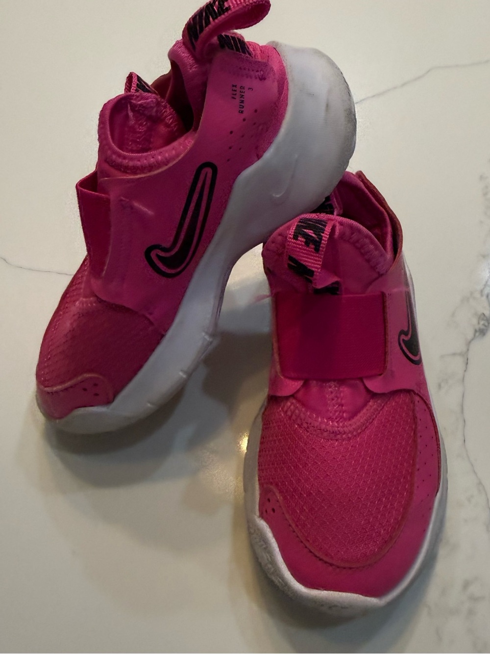 Nike Flex Runner Size 9C Laser Fuchsia Girls Slip On Sneakers-Asst FN1449